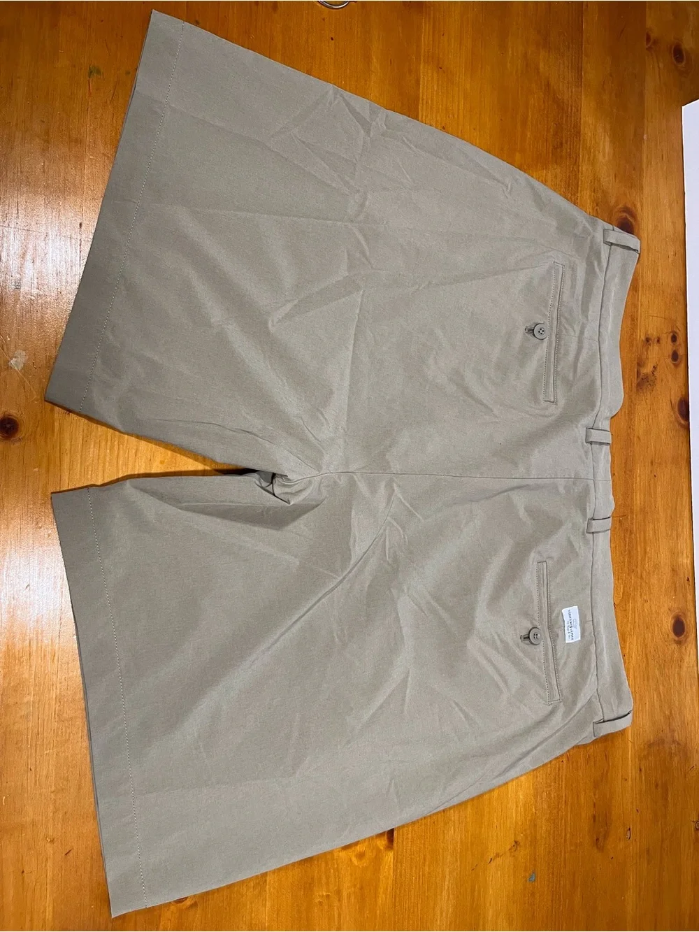 Vineyard Vines Men's Shorts in Light Taupe
